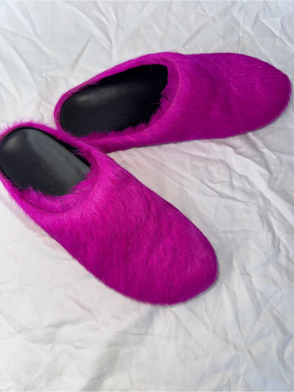 Marni Fuchsia Calf Hair Fussbett Runway Slip-On Women's Mules With Dustbag